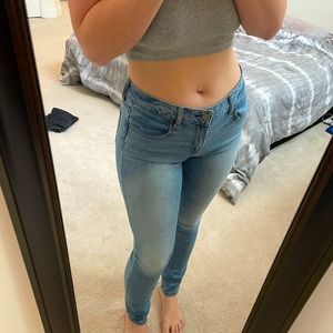 American Eagle Medium Washed jeans